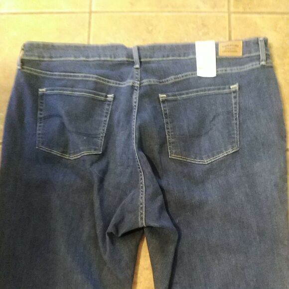 Levis Signature Women's size 22M Mid Rise BootCut Stretch Denim Blue Jeans NEW - Picture 7 of 9
